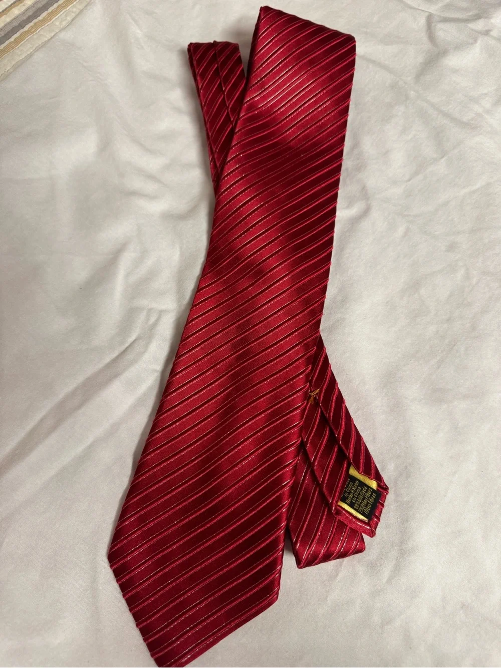 Men's Red Diagonal Stripe Tie - Sleek Formal Accessory